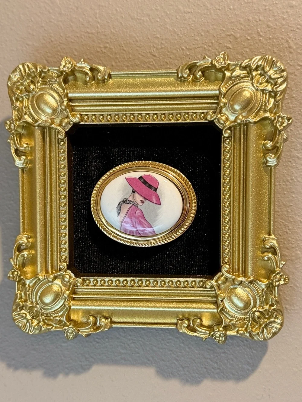 Vintage Style Lady Mini Framed Art Black Velvet Gold Frame 4x4